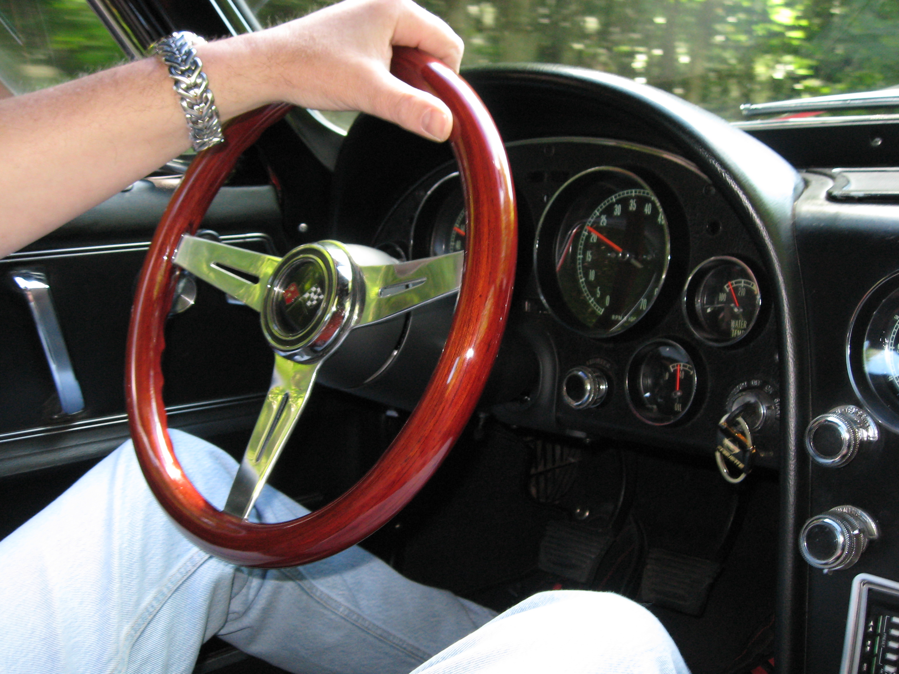 Smaller steering wheel on a '67 - sources? - CorvetteForum - Chevrolet