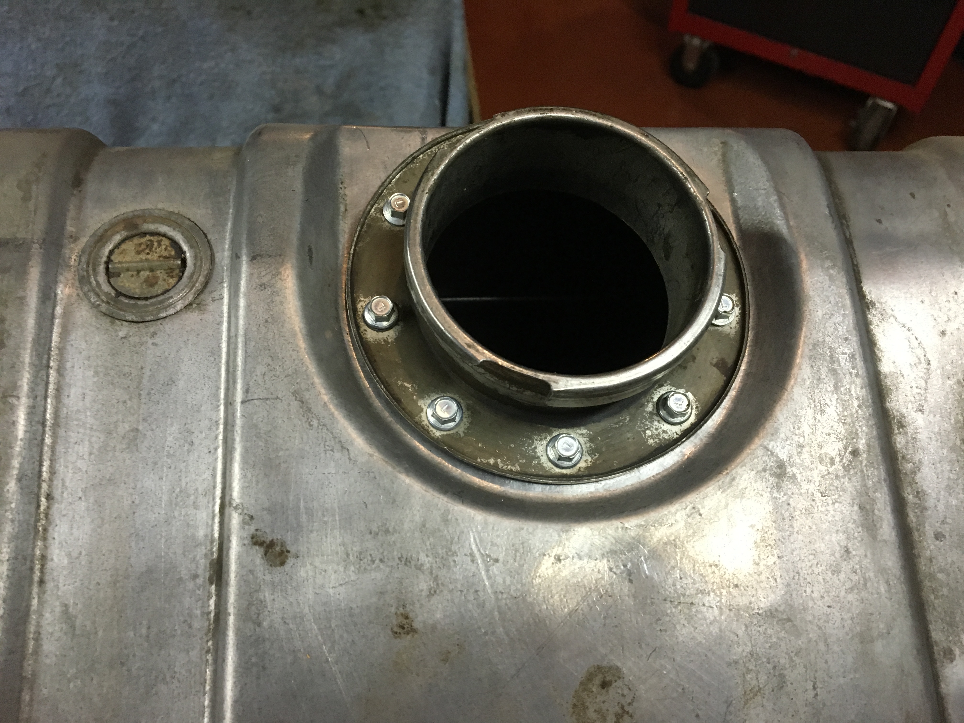 what is a vacuum only fuel cap