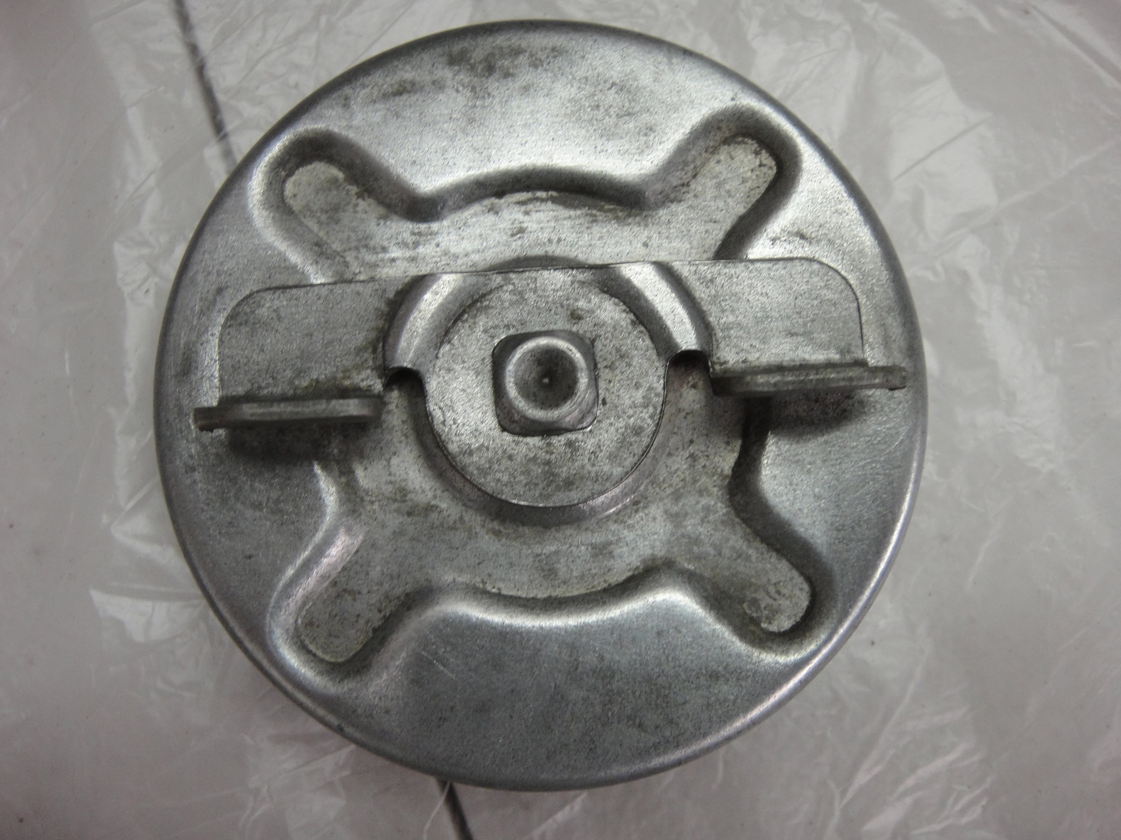 FS (For Sale) 1960 61 62 Eaton Gas cap - CorvetteForum - Chevrolet ...