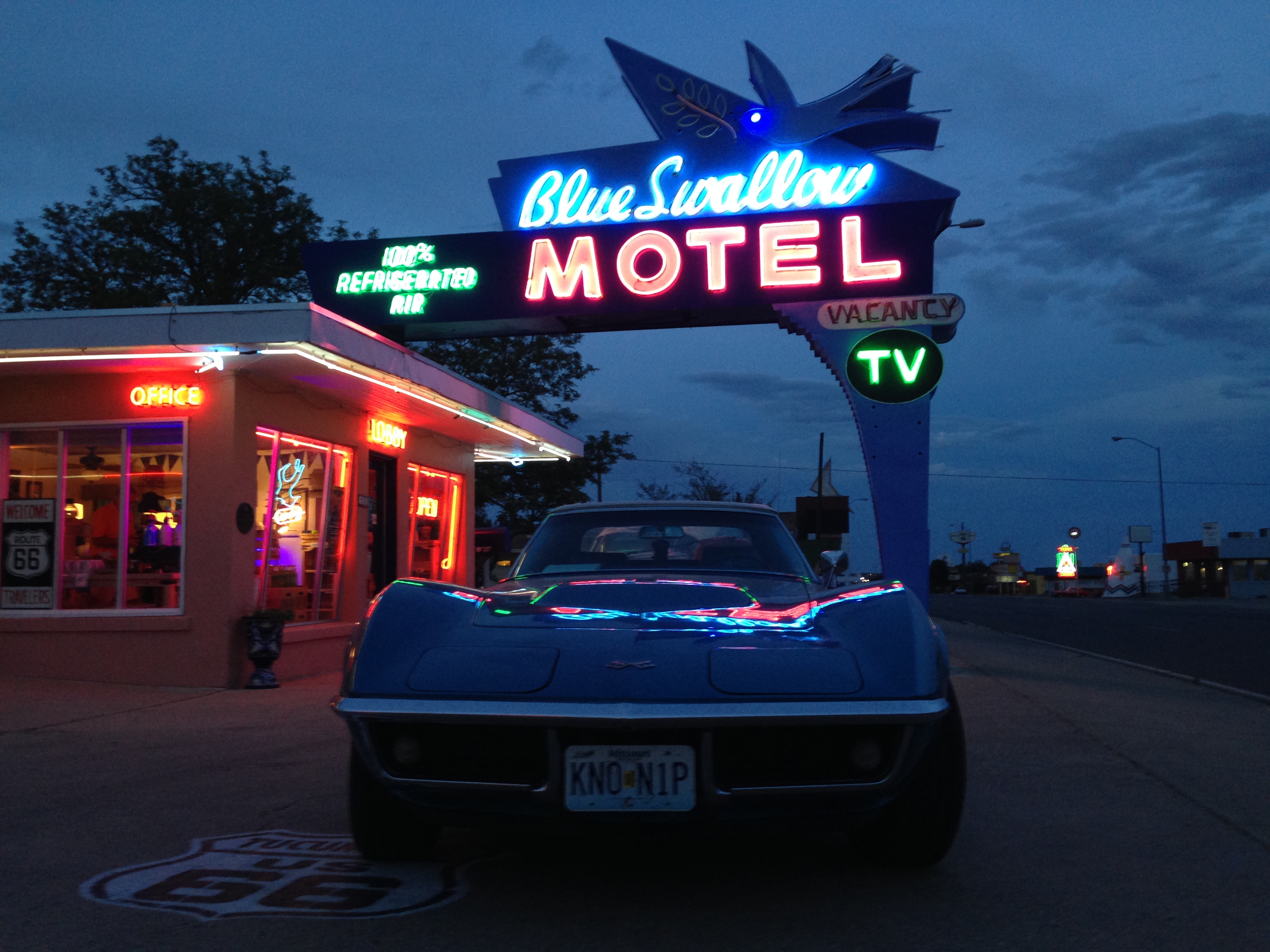 https://www.corvetteforum.com/forums/attachments/c3-general/48282677d1525907924-69-gas-cap-vented-with-vacuum-build-up-blue-swallow.jpg