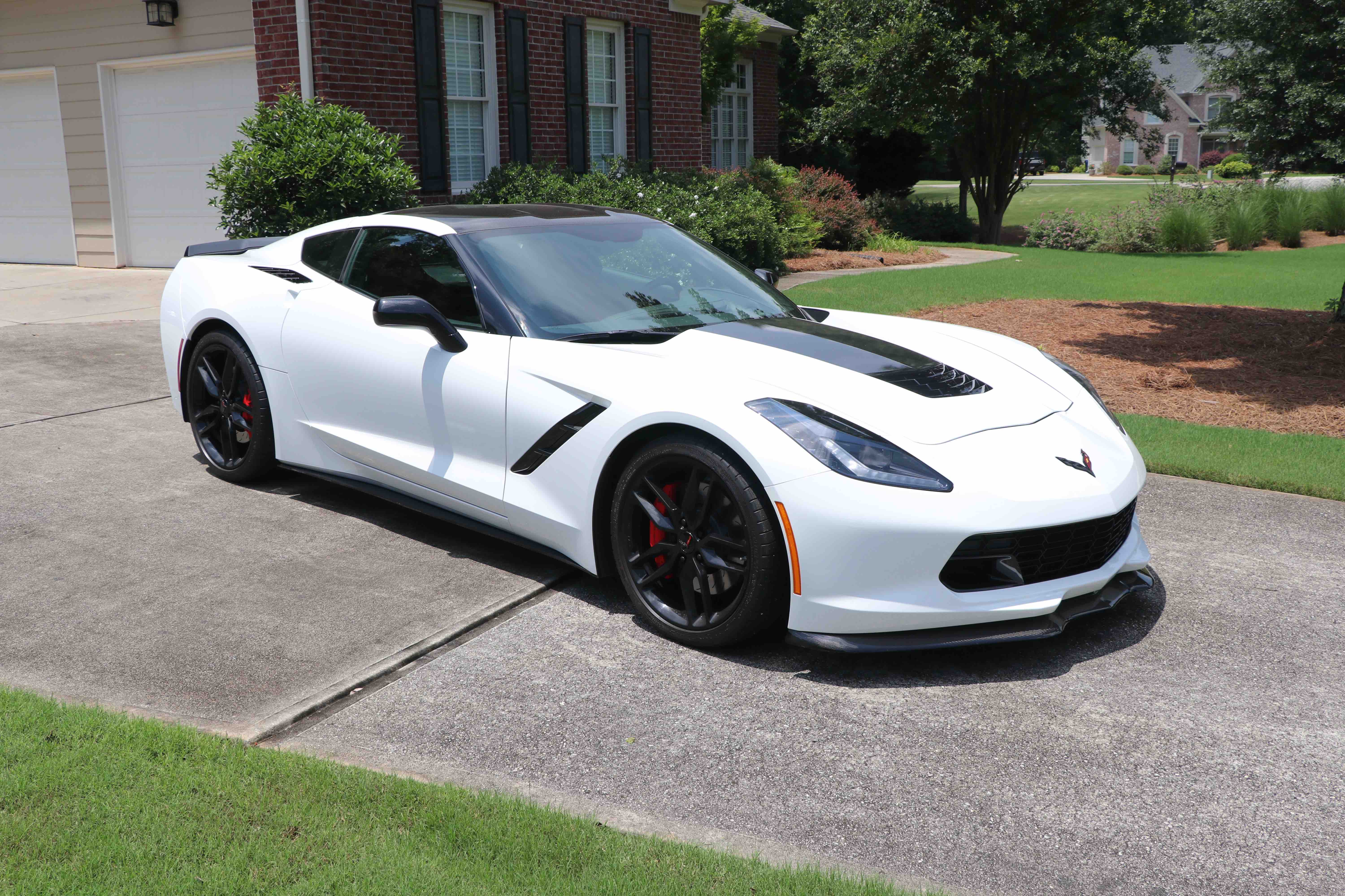 FS (For Sale) 7-Speed, Z51, Arctic White w/Red - CorvetteForum - Chevrolet  Corvette Forum Discussion