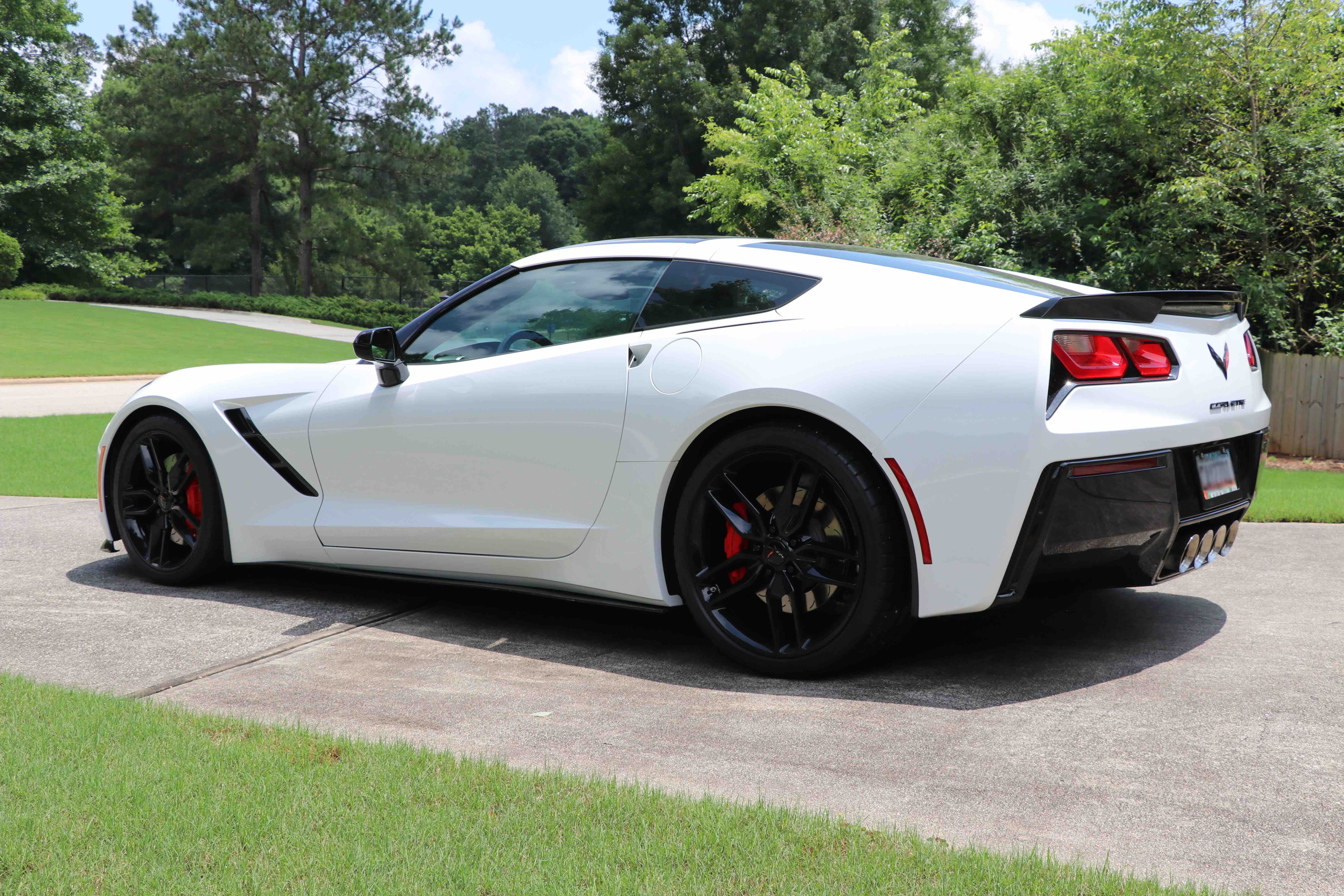 FS (For Sale) 7-Speed, Z51, Arctic White w/Red - CorvetteForum - Chevrolet  Corvette Forum Discussion