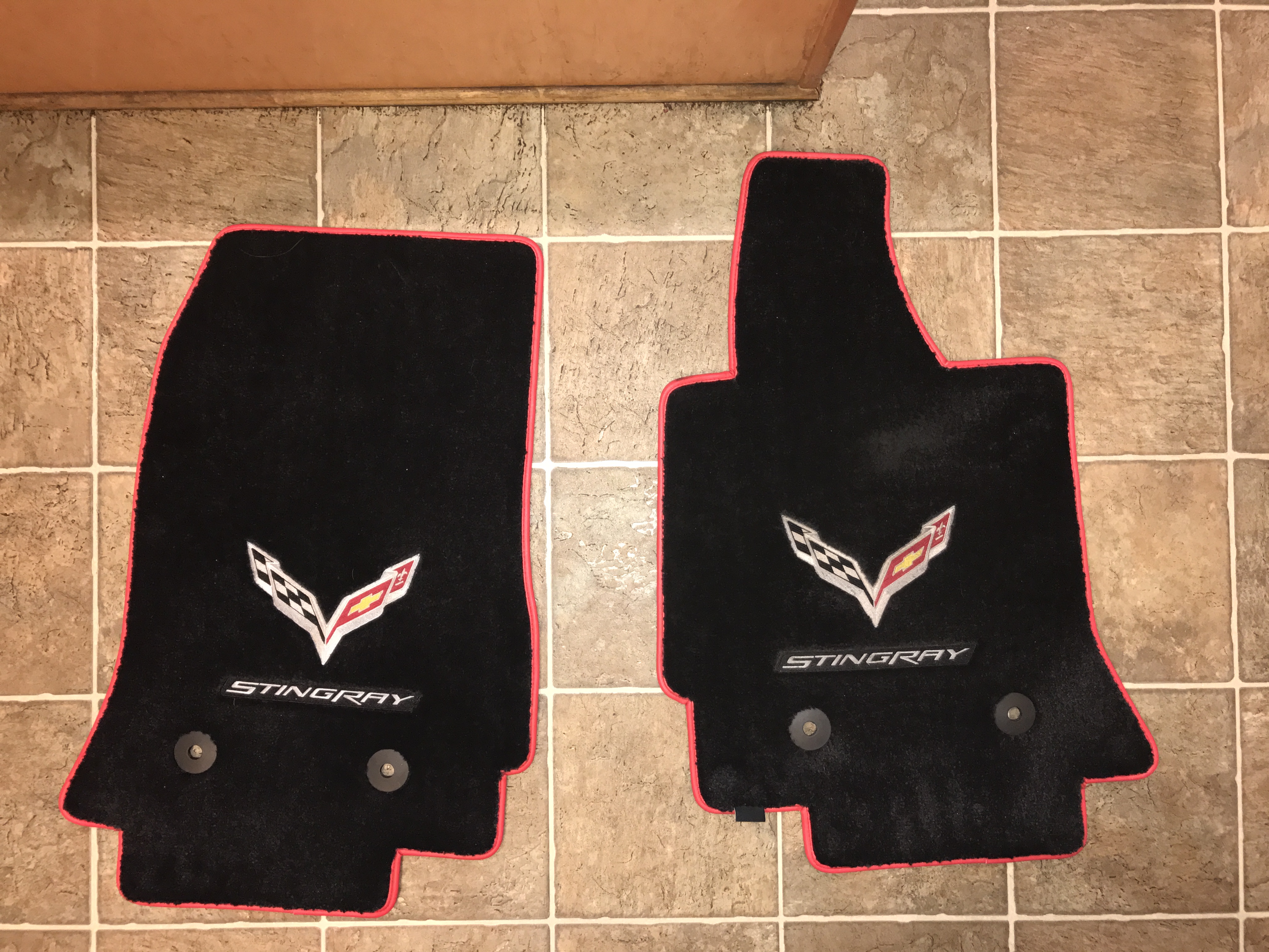 Fs Lloyd Stingray Floor Mats Red Black Corvetteforum