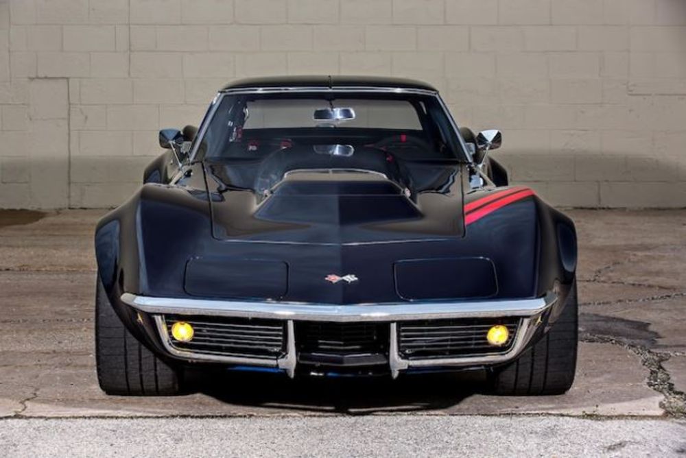 Daily Driven Pro Toruing '69 Corvette is a Happy Home For an LS7