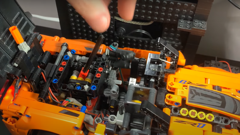 Lego C7 Corvette ZR1 With Manual Transmission Is One Sweet Toy